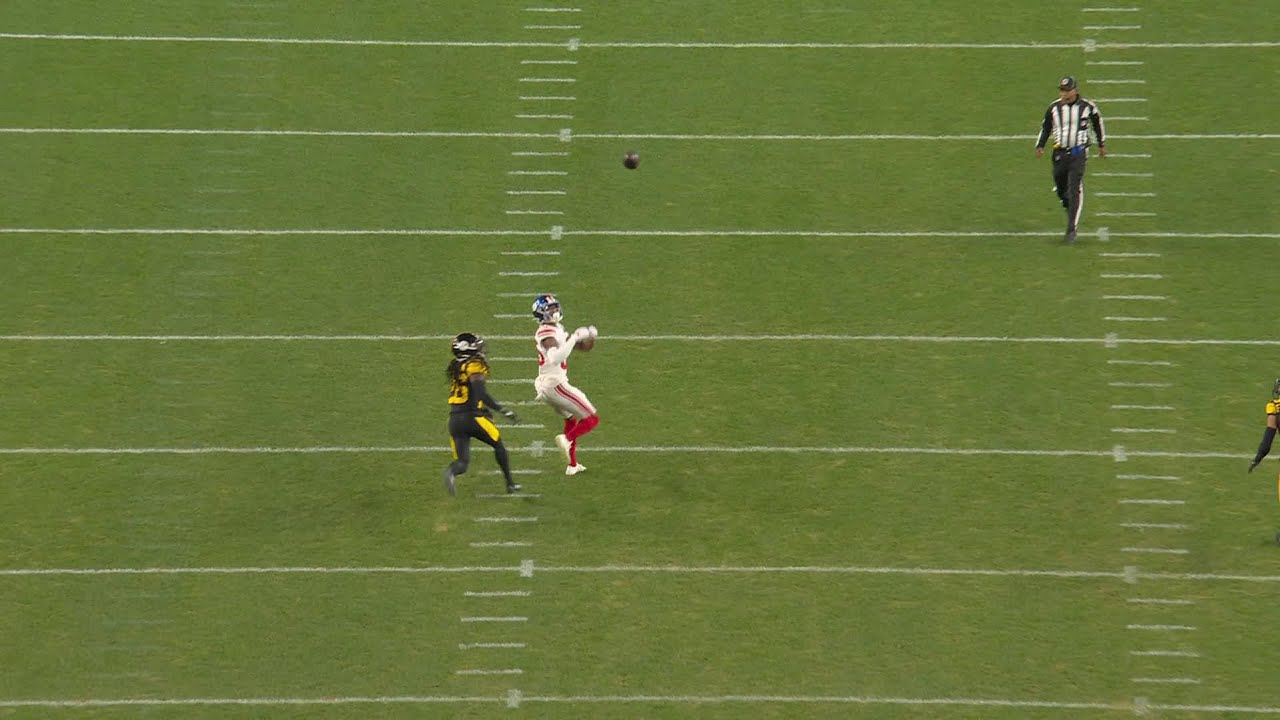 Danny Dimes uncorks 43-yard deep ball to Darius Slayton