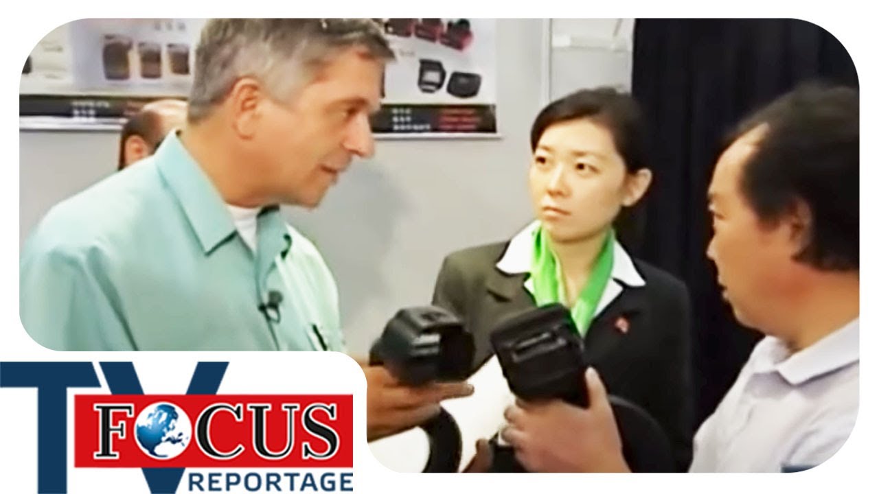 Dreisten F&auml;lschungen auf der Spur - Zollfahndung auf der Messe Frankfurt (2009) | Focus TV Reportage