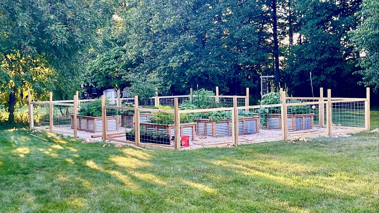 DIY Fence Build // Cattle Panel Garden Fence // Bog Life