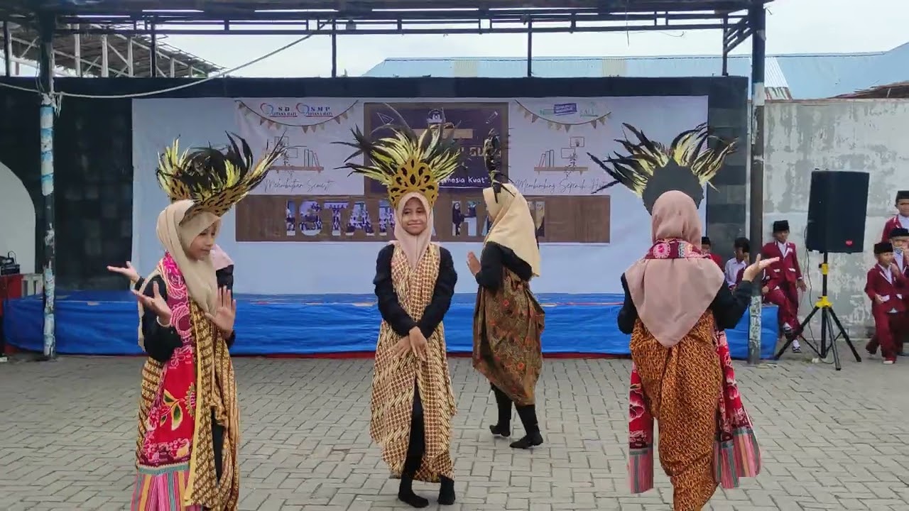 Tarian persembahan 