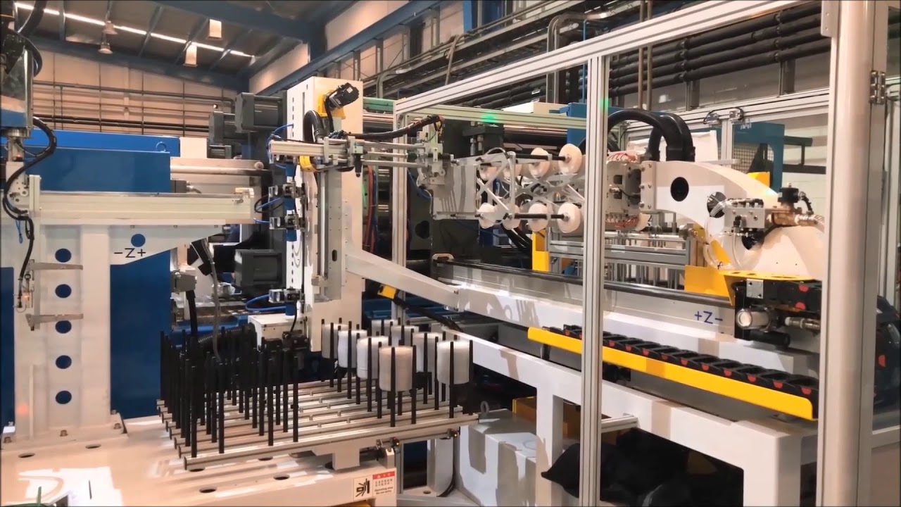 IML robot for lid and lid packing system