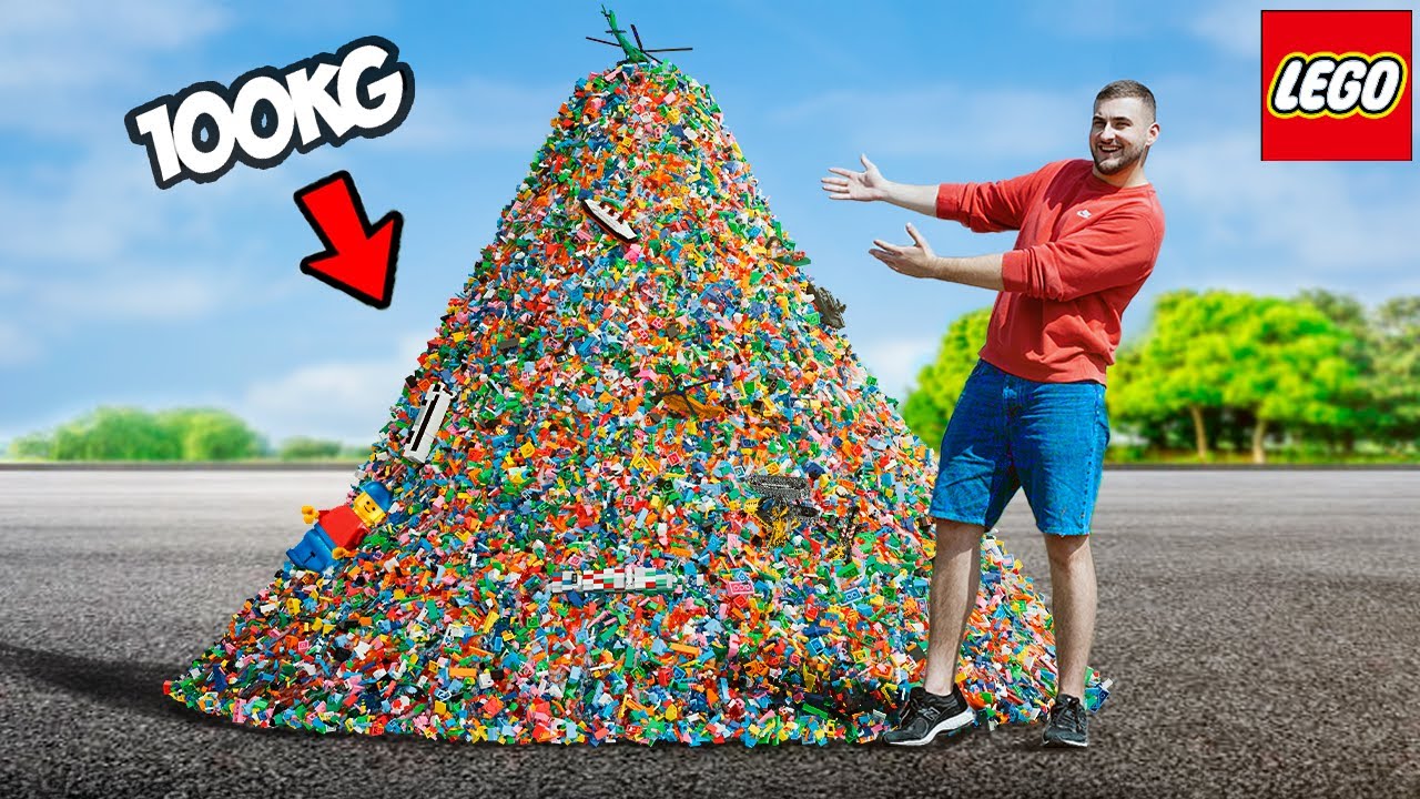 We bought 100kg of LEGO !