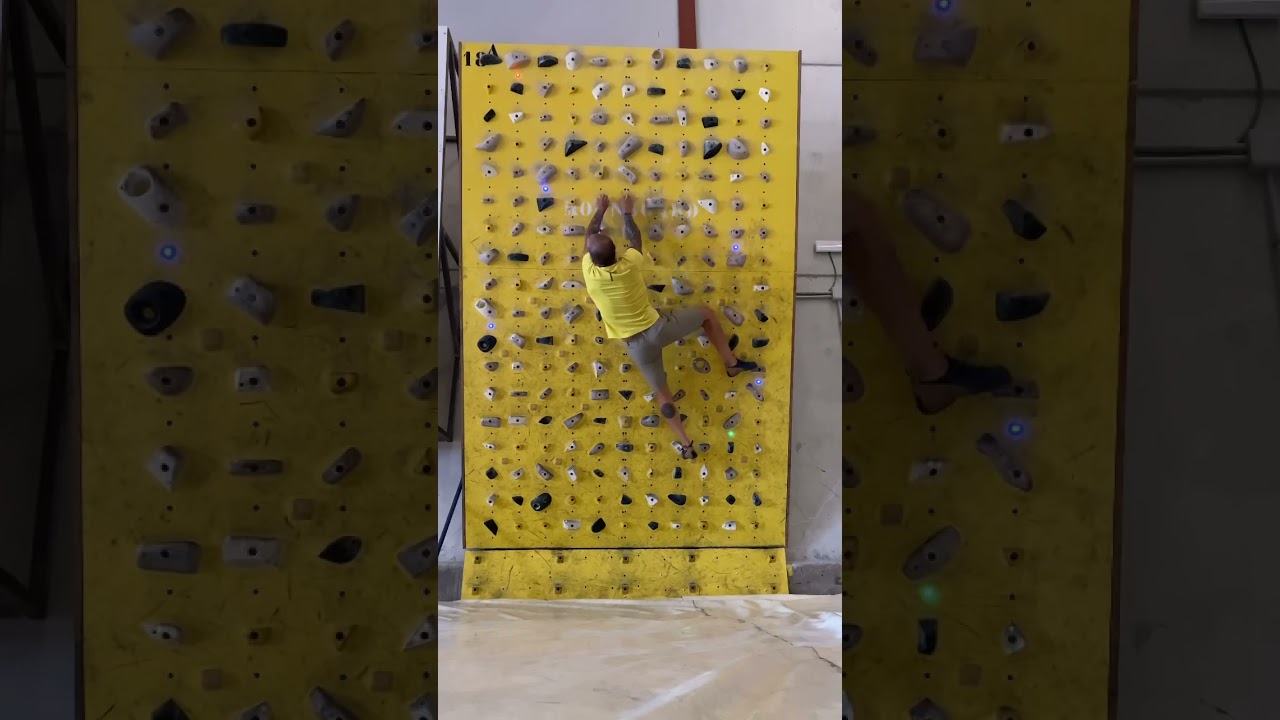 🔴 SLIDE TO THE LEFT DELUX ✅ 7a by JulianSchenkel 👉🏼 Climbing Problem 🌝 MOONBOARD