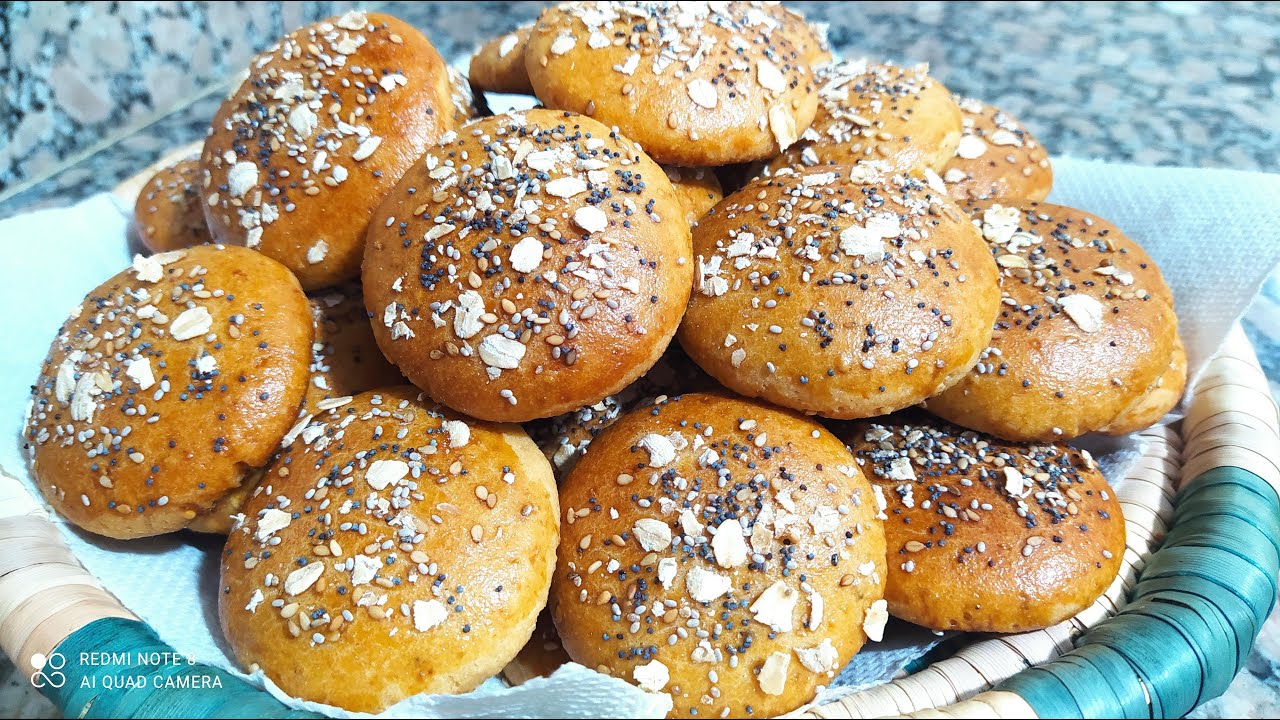 حلوة العشر دقائق لشرب الشاي بدقيق القمح الكامل,بدون زبدة وبدون طابع خطييرة معلكة لذيذة والكمية وفيرة