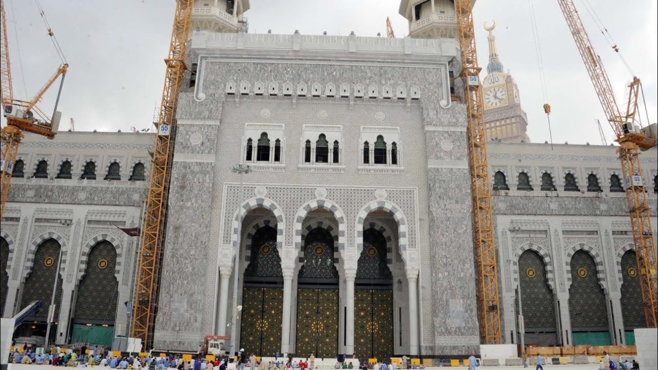 MAAJABU YA MSIKITI WA MAKKAH NA HILI NDIO LANGO KUU LAKUIGIA NDANI