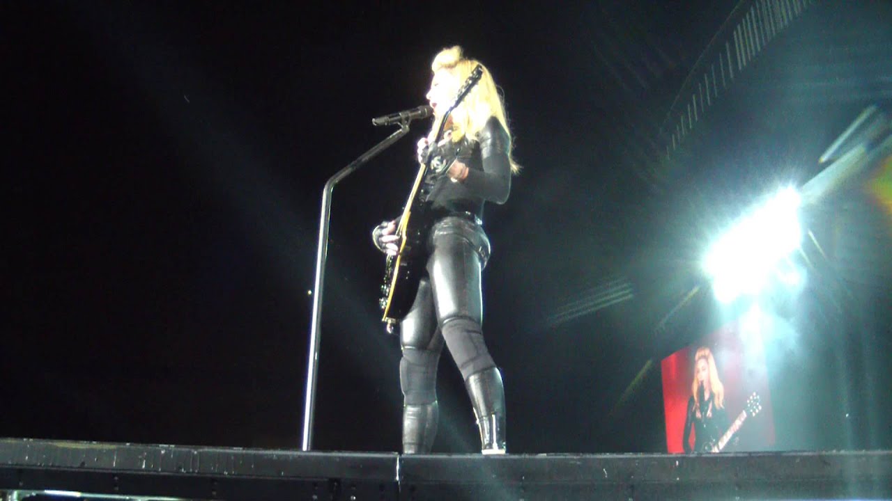 Madonna @ River Plate 15/12 - I Don't Give A HD