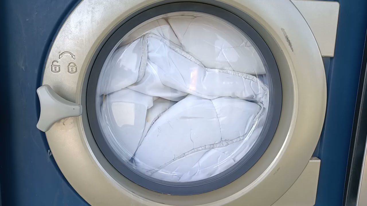 Cycle complet machine a laver Electrolux professionnel compass pro 14 kg et s&egrave;che-linge Electrolux. 