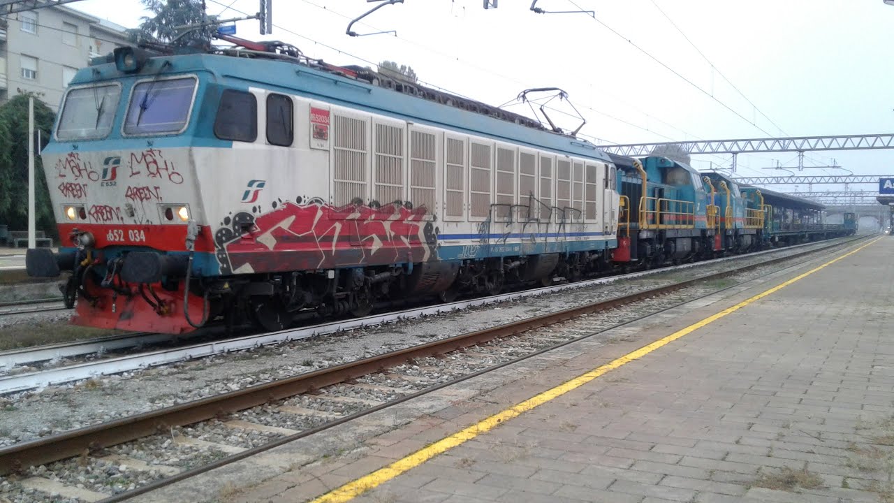 Raccolta di treni ordinari e straordinari alla stazione di ASTI (Episodio 7) parte 1