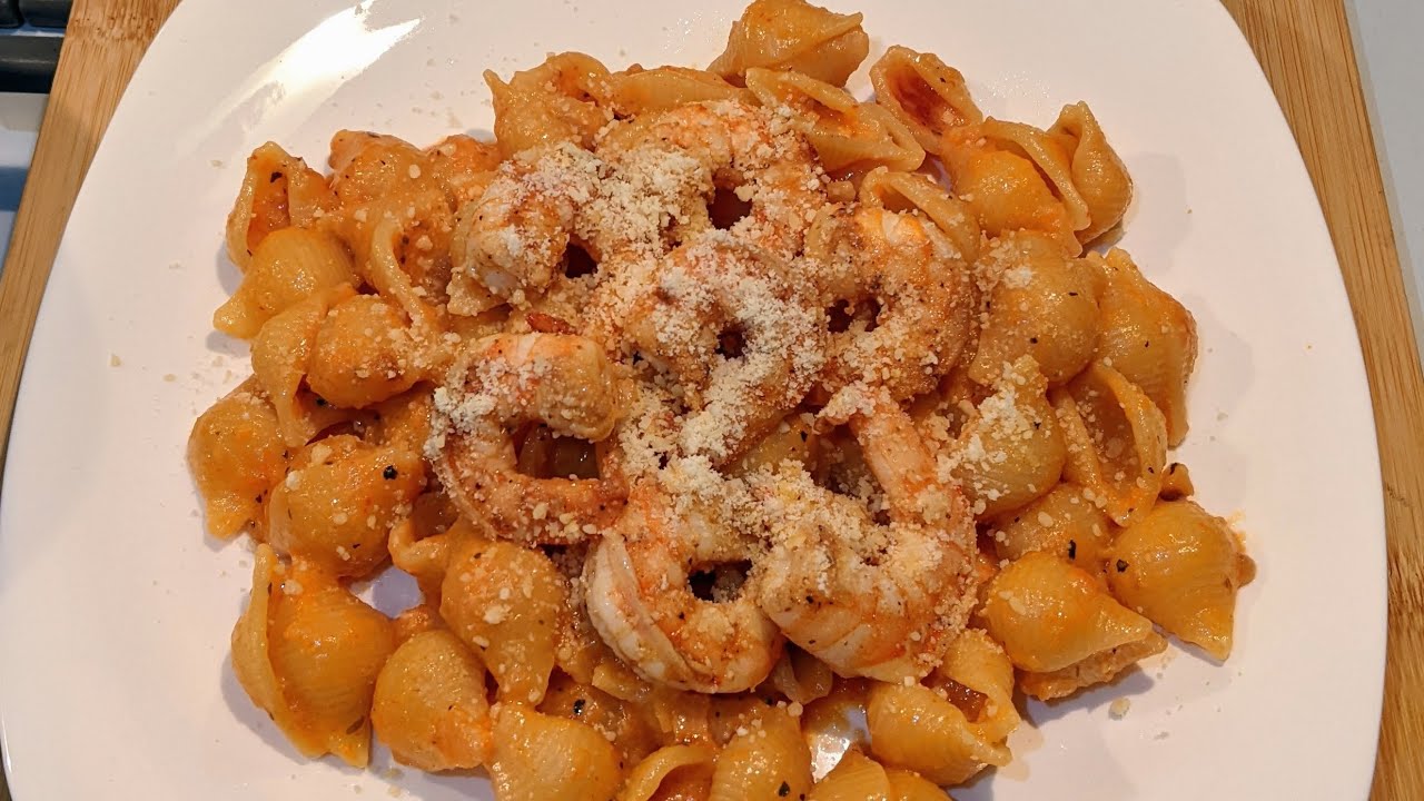 مكرونه بينك صوص بالجمبرى خطيرة#اكلات_سريعه#اكسبلور#عشاءلذيذ#foodrecipes#food#recipes#مكرونة#جمبري🍝🤤🍴