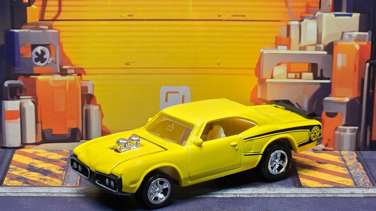 Распаковка суперкрутого Superbee 1970 года от Johnny Lighting.