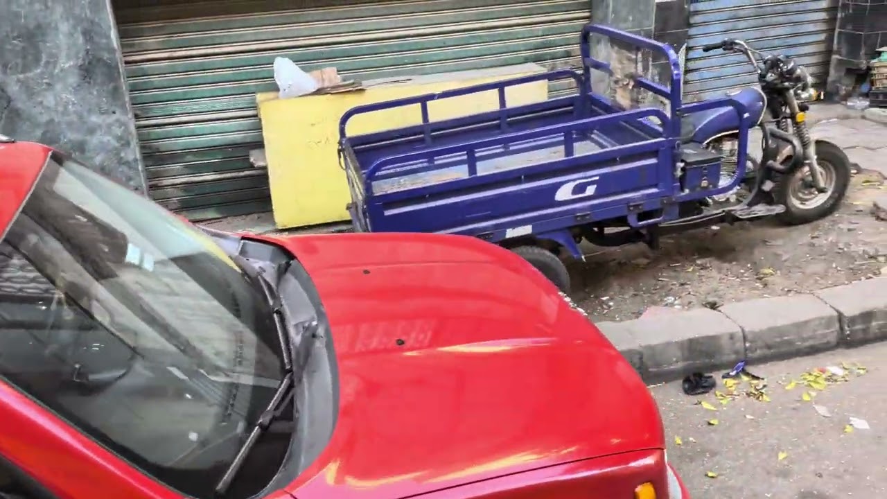 @ The cheapest way to get from Cairo to the airport is by bus 空港には公営バスが一番安いです