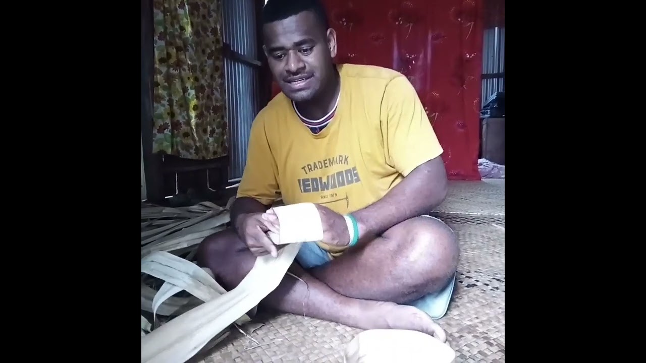 UU204 MATAI Assignment: process of weaving a Traditional Fijian Mat.