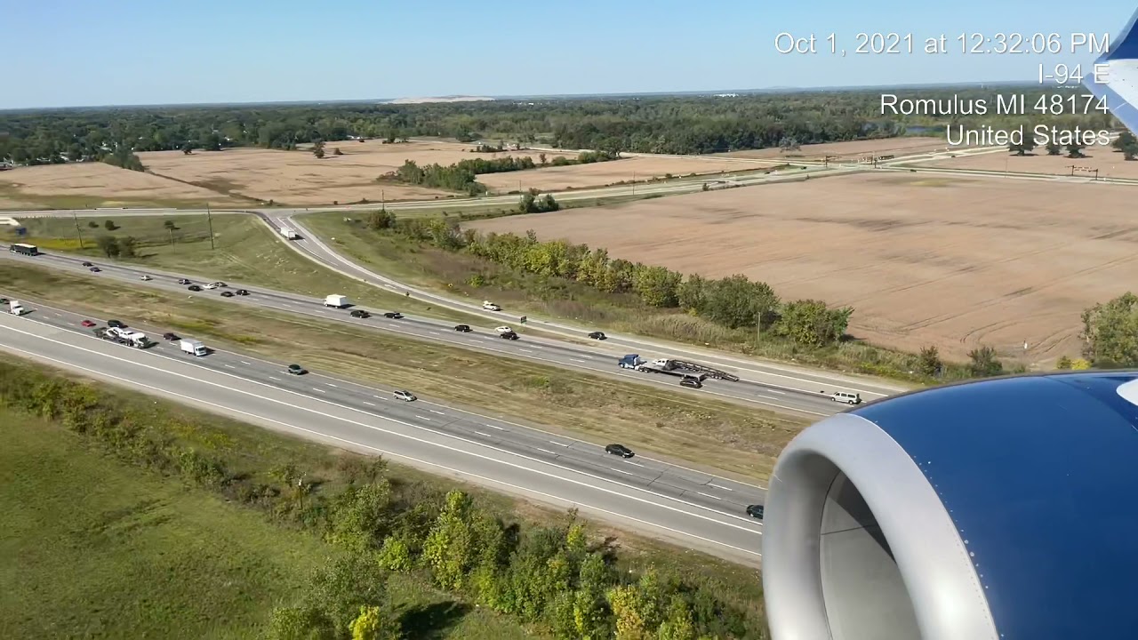 Arrival at Detroit Wayne International Airport (Oct 01, 2021)