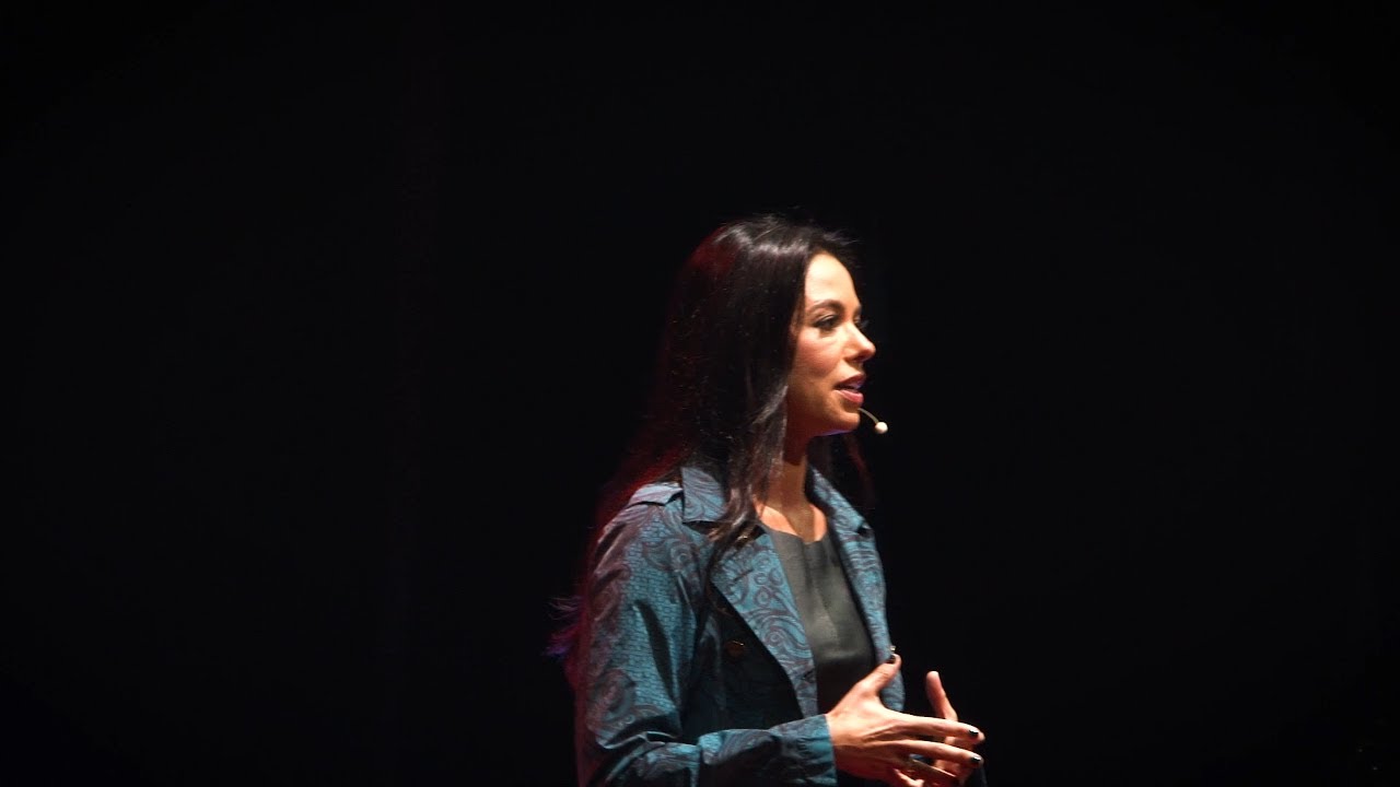 O Futuro da medicina e novos conhecimentos. | Paula Dall'Stella | TEDxGuarulhos