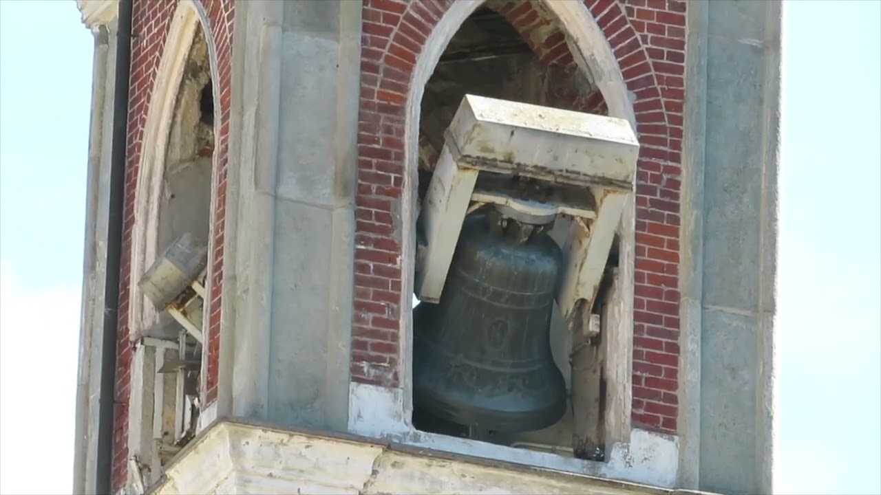 Le campane di Lanzo torinese (TO), Chiesa di San Pietro in vincoli: distesa a tre campane e baudetta
