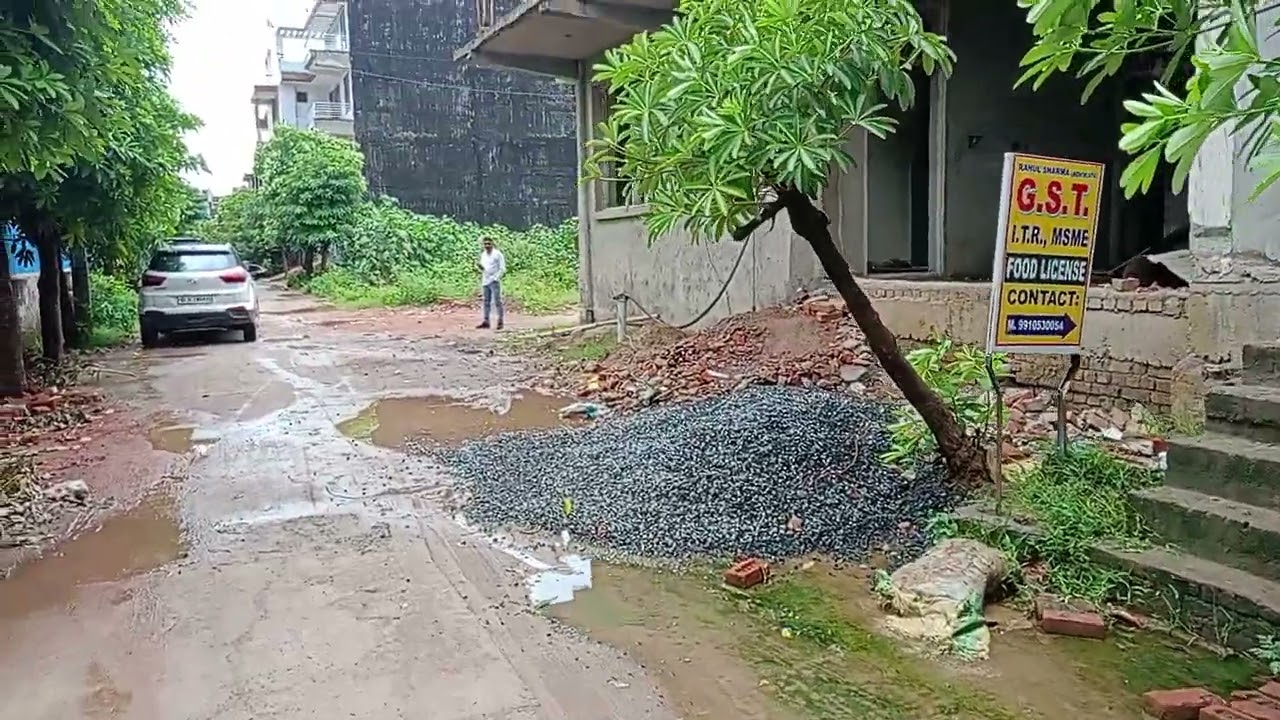 On highway NH91 per tu side open men  to back 125Gaj ka plot 70 lakh me commercial and residential