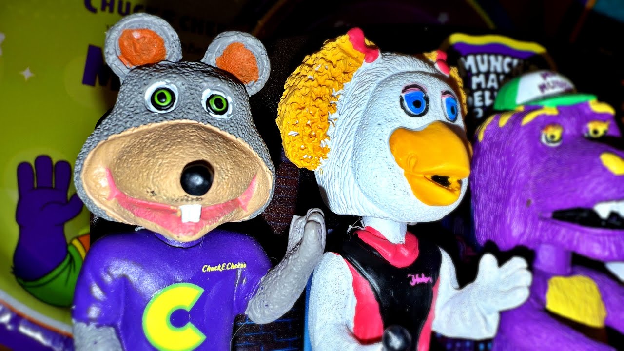 Unboxing the NEW Official Chuck E. Cheese & MMBB Bobbleheads!