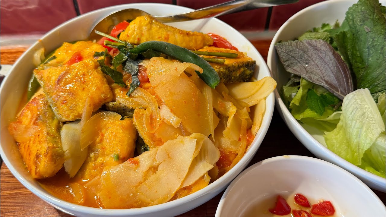  Cá salmon xáo măng chua lá lốt ngon lắm #food  #vietnamesetaste #fishrecipes #nauantainha 