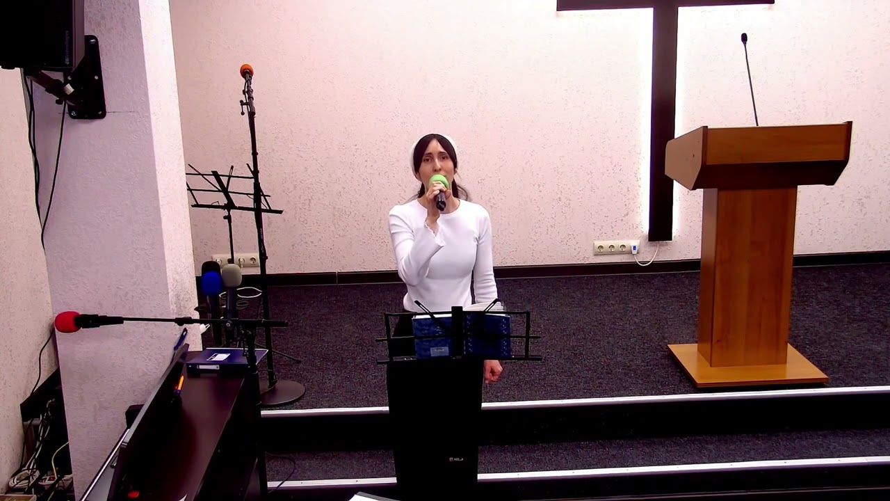 Управляет вселенной Бог, Всемогущий - Анна  Россомахина.