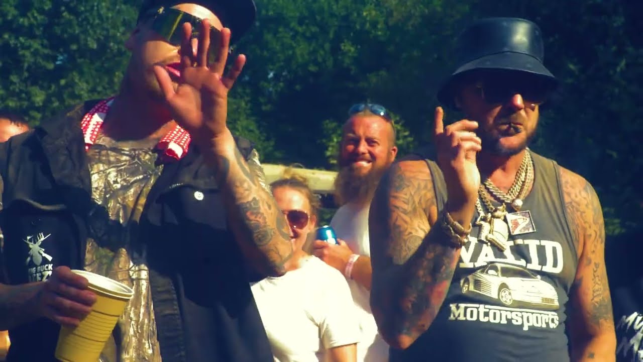 Big Buck Beezy ft. Spacedad & iLuvGrls - SpeedRacer [Official Video] Shot by: Drew Rippy