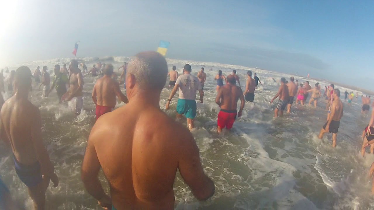 Primeiro Banho do Ano Praia da Barra | Banho dos Magníficos 2018