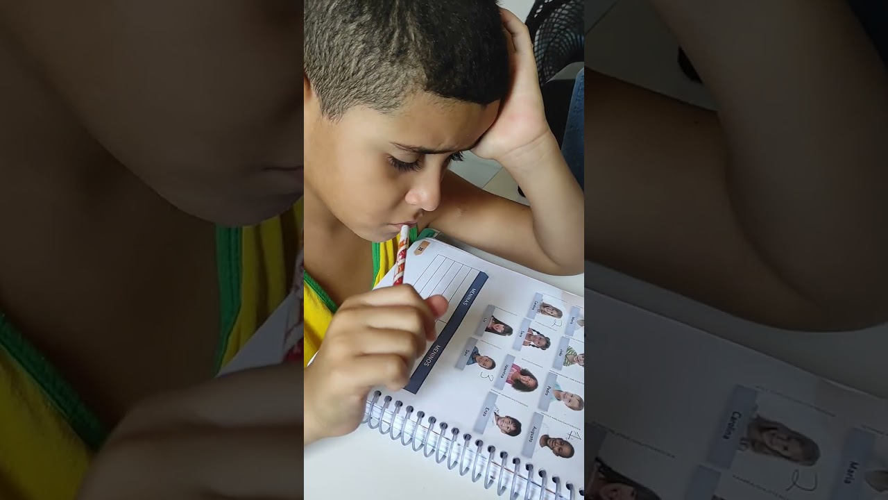 Fazendo minha tarefa de casa com minha mãe 