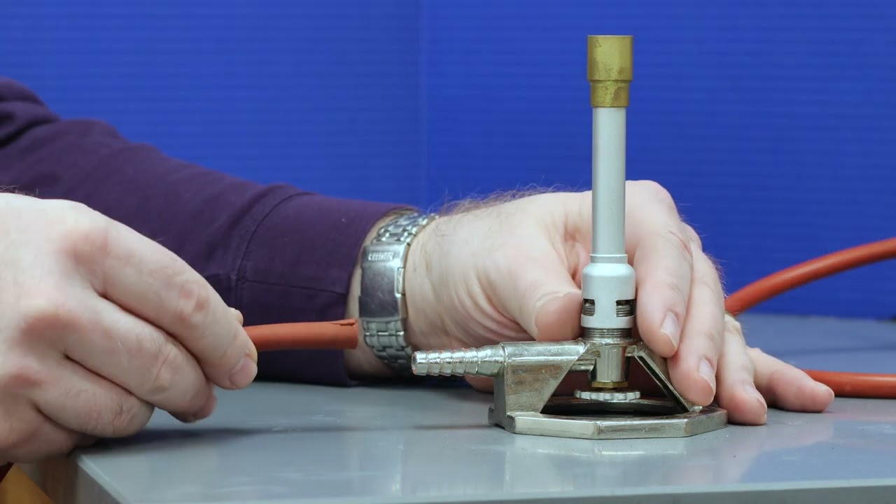 How to Use a Bunsen Burner