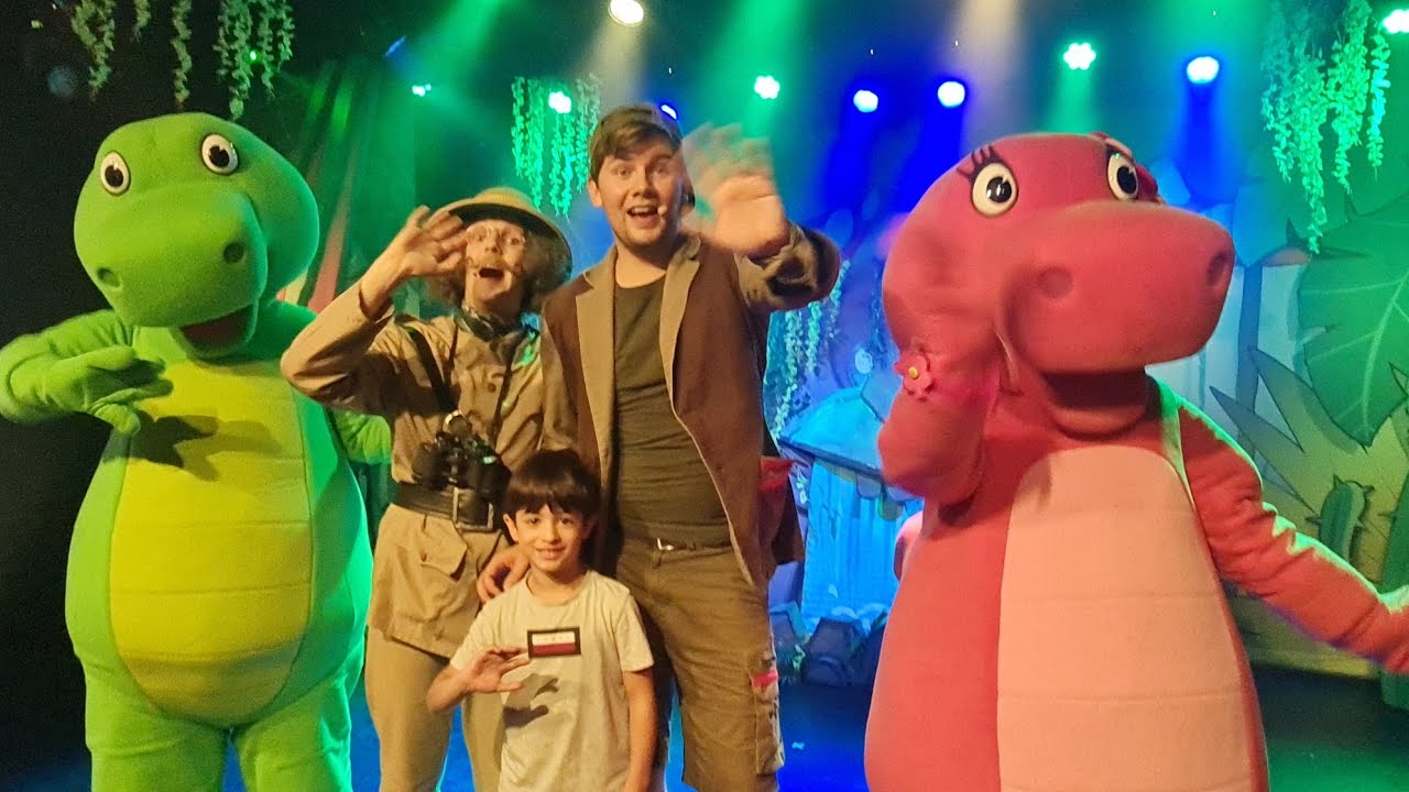 Mikaïl bij de Julianatoren met Dino en Dina en Cas de Ranger 60 miljoen jaar terug in de tijd🦕🦖