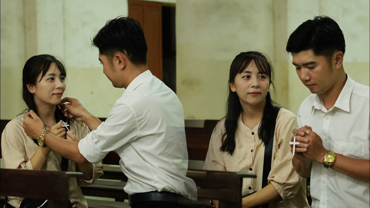 Under God's Witness: the Kind-Hearted Gangster Confesses His Love to the Poor Healer Tieu Vy