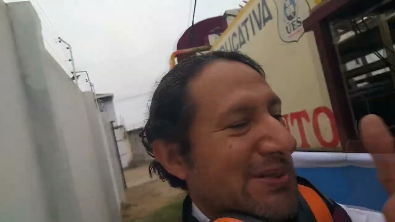 Desfile estudiantil Portoviejo 2025