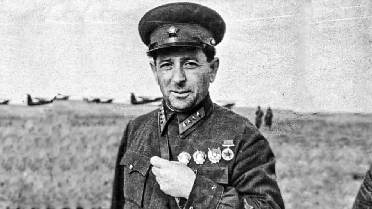 Лев Мехлис: Страшнее Берии? Человек, которого боялась даже Красная Армия!