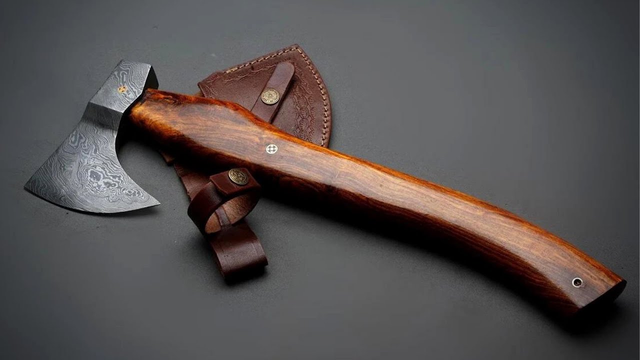 comment Forger une hache | forgeage traditionnel | fer rouillé | Manche en bois | Fabrication Hache