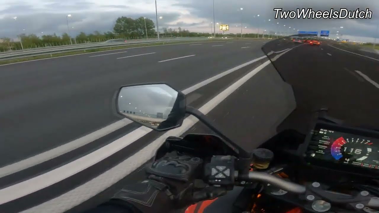 KTM 1290 Superduke GT, onboard