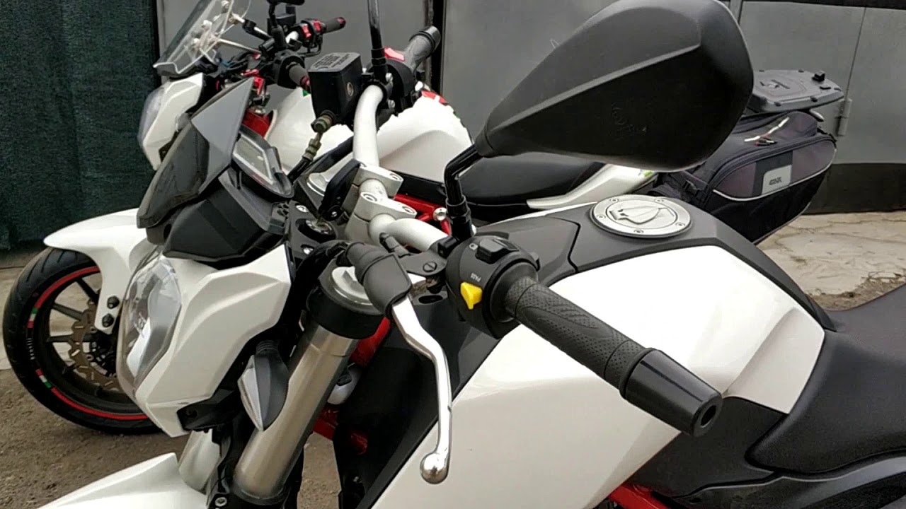 Benelli TNT25 vs TNT300