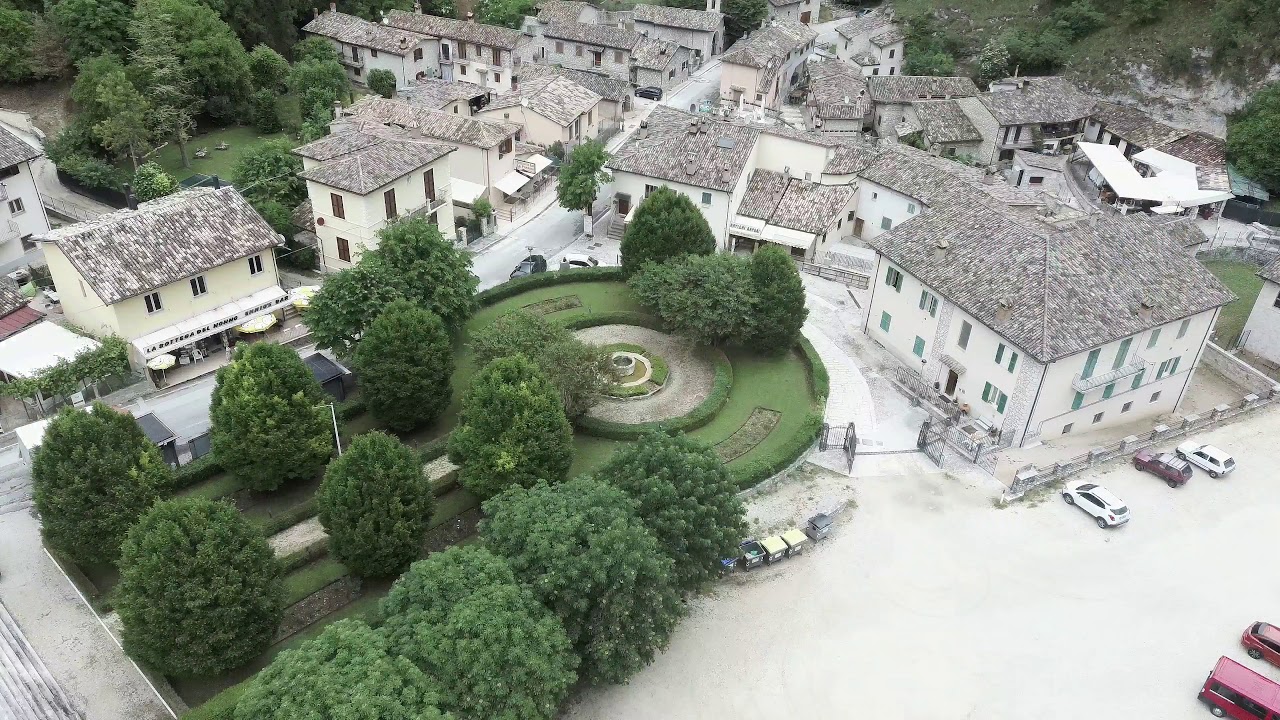 #borghiditalia  🇮🇹Roccaporena Santa Rita da cascia in drone fimi x8 se #borghiitaliani