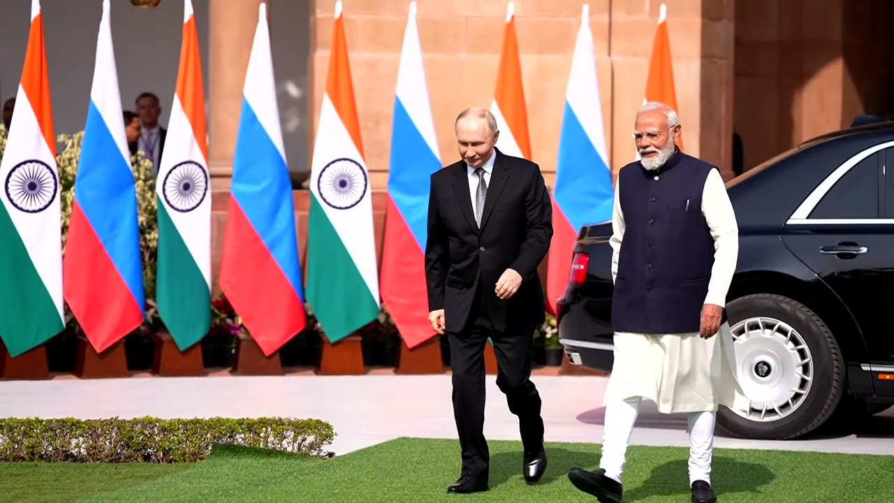 Unseen moments from PM Modi&rsquo;s meeting with Russian President Vladimir Putin