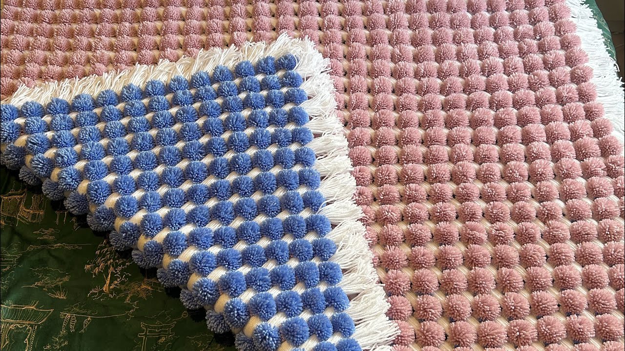 POM POMS ON BOTH SIDES HOW TO -check description for yarn amounts