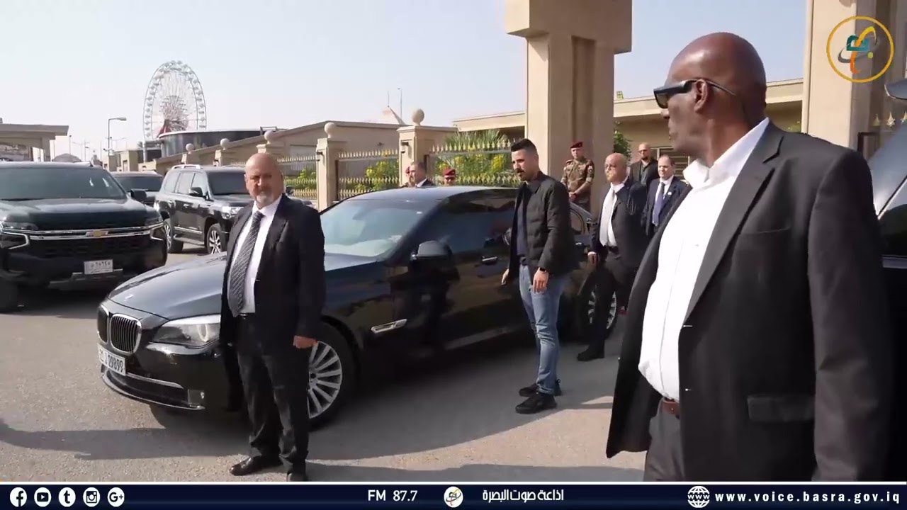 لقطات من وصول رئيس الجمهورية واستقباله من قبل محافظ البصرة وأعضاء الحكومة المحلية..