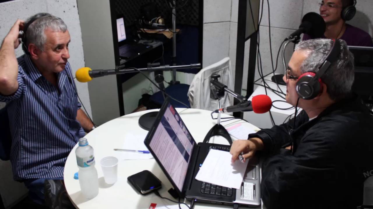 Programa Por Trás do Microfone entrevista Alves de Mello - 02/07/2011