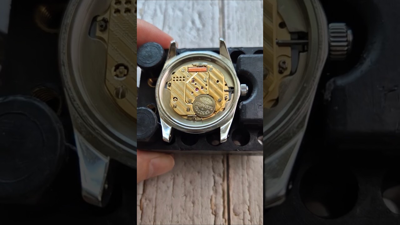 Low battery indicator on a Grand Seiko 9F Quartz Watch