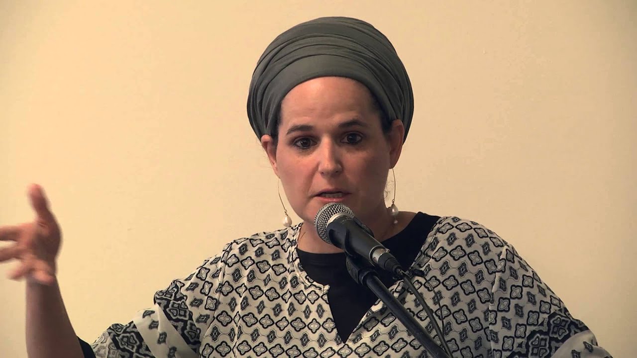 זהות בדויה: לזהות יהודית של נשים בדורנו, הרבנית ד