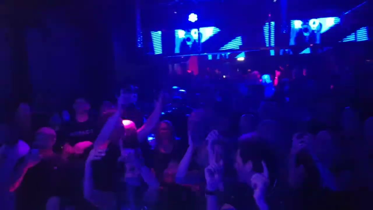 ROB JANSSEN  rocking his track 