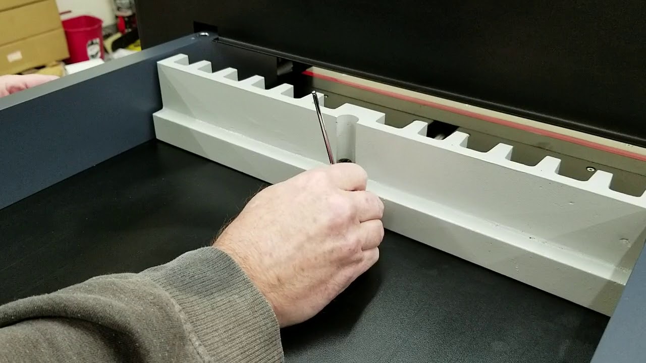 Guillotine EC19 PRO V2 Paper Push Angle Adjustment