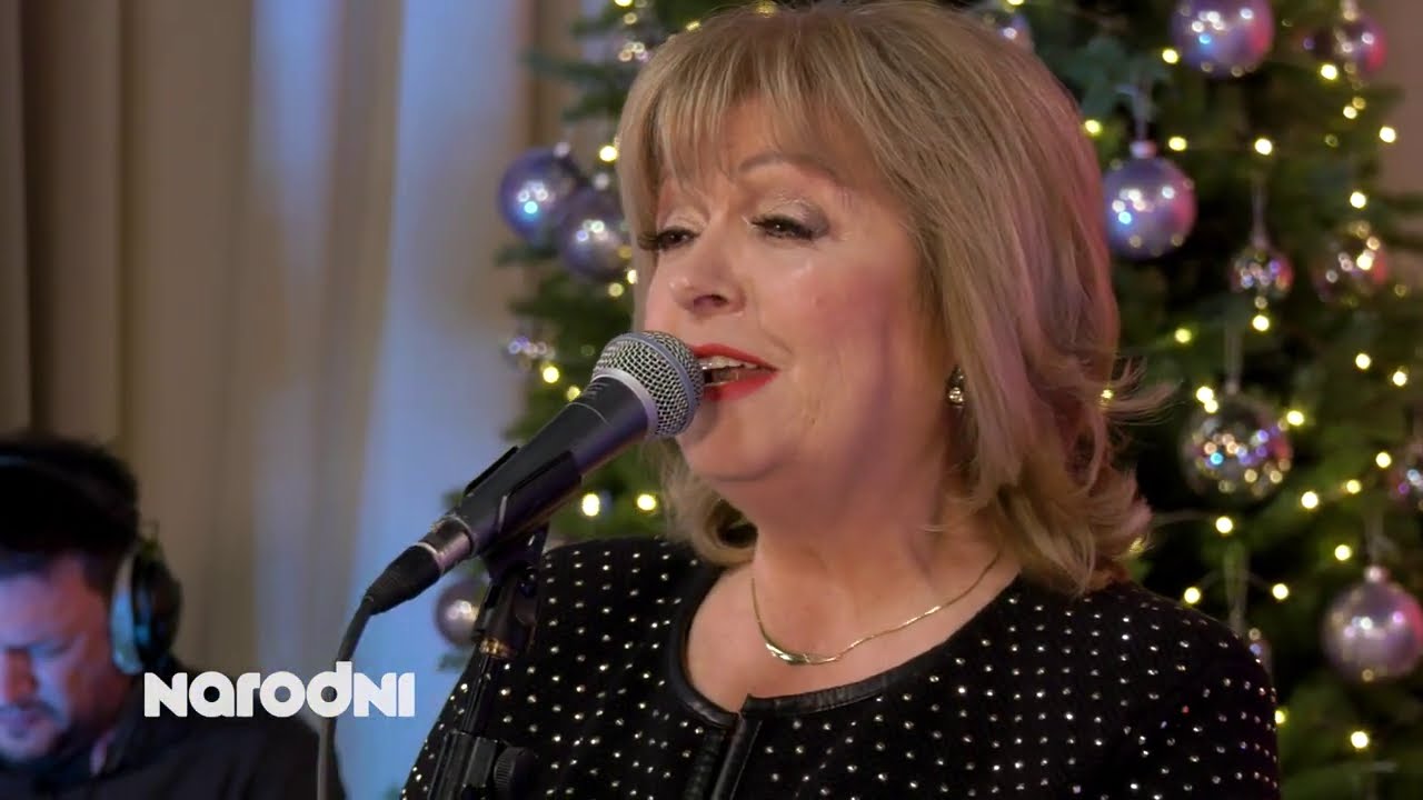Jasna Zlokić - Bijeli Božić [Christmas Living Room Acoustic]