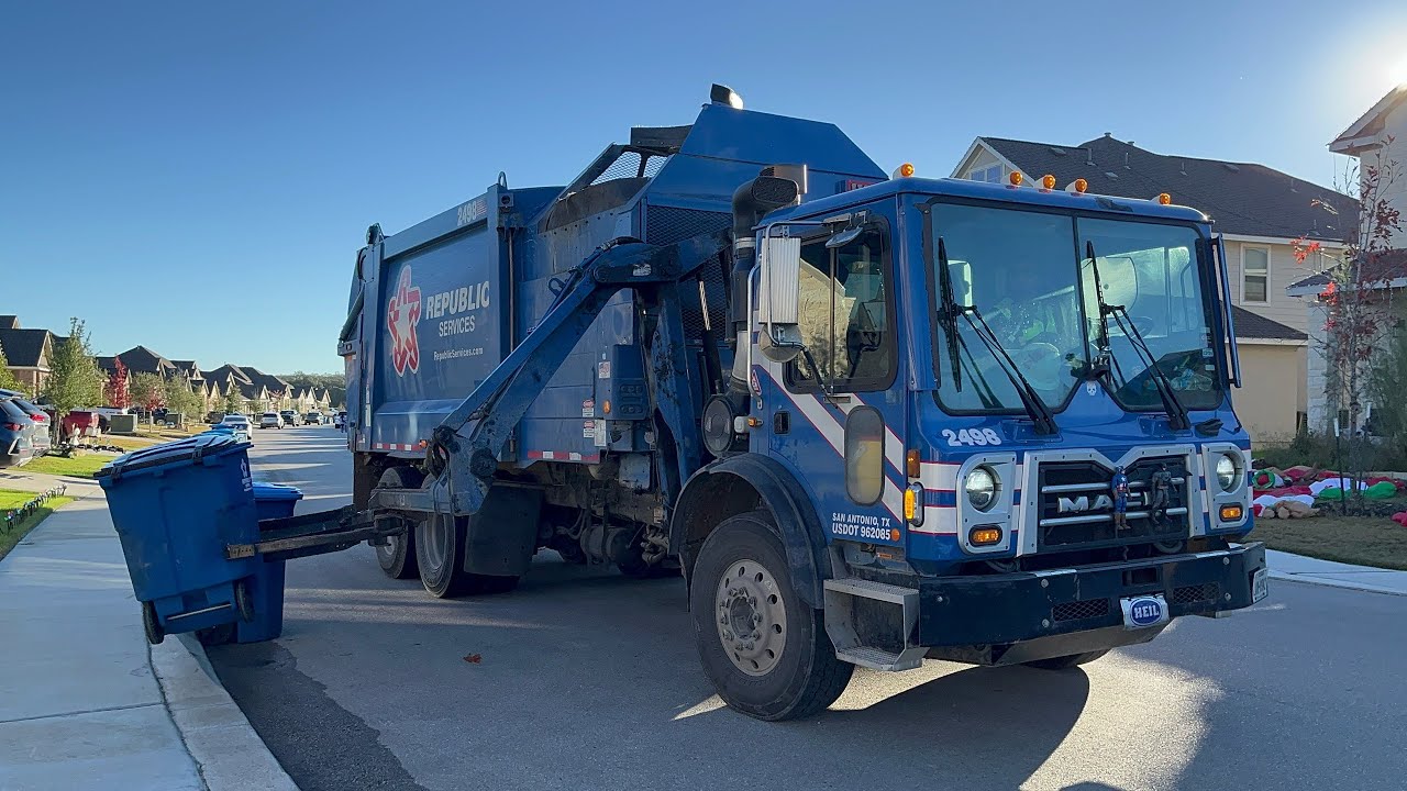Republic Services: Speedy Mack MRU Heil Python Garbage Truck