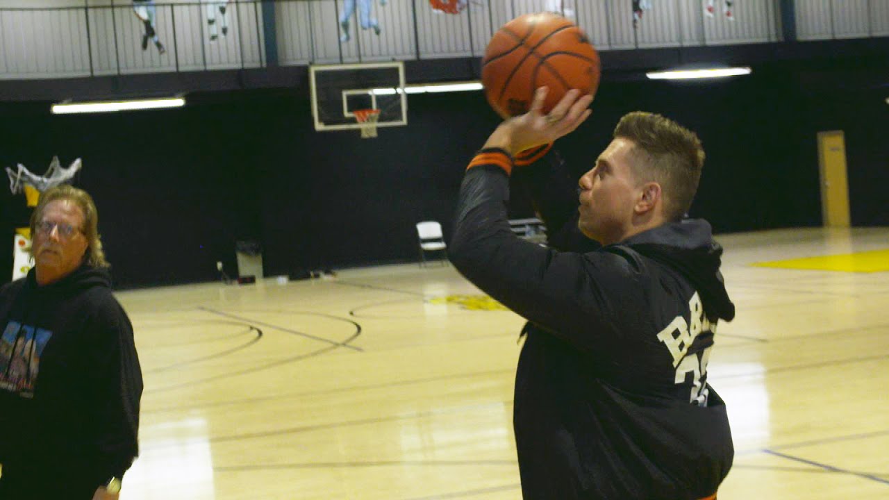 The Miz hits the gym with his dad in Cleveland: WWE Hometown Superstar presented by Cricket Wireless