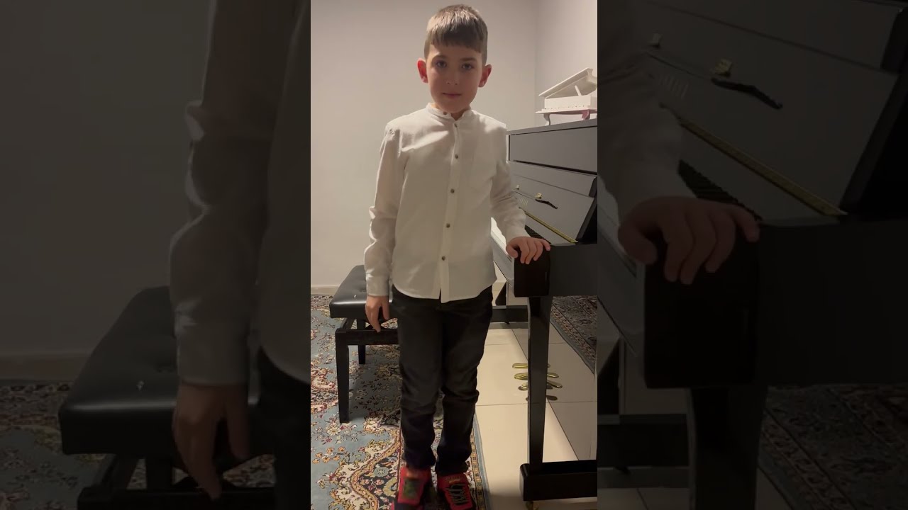 Moonlight Sonata 1st Movement by Beethoven playing Barış (8 years old)