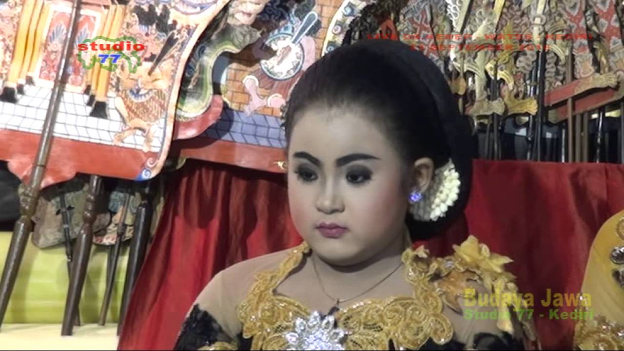 NIKEN SALINDRI bersama ayahnya KI DEGLENG - Sinom Nyamat - Palupi - Si Kucing
