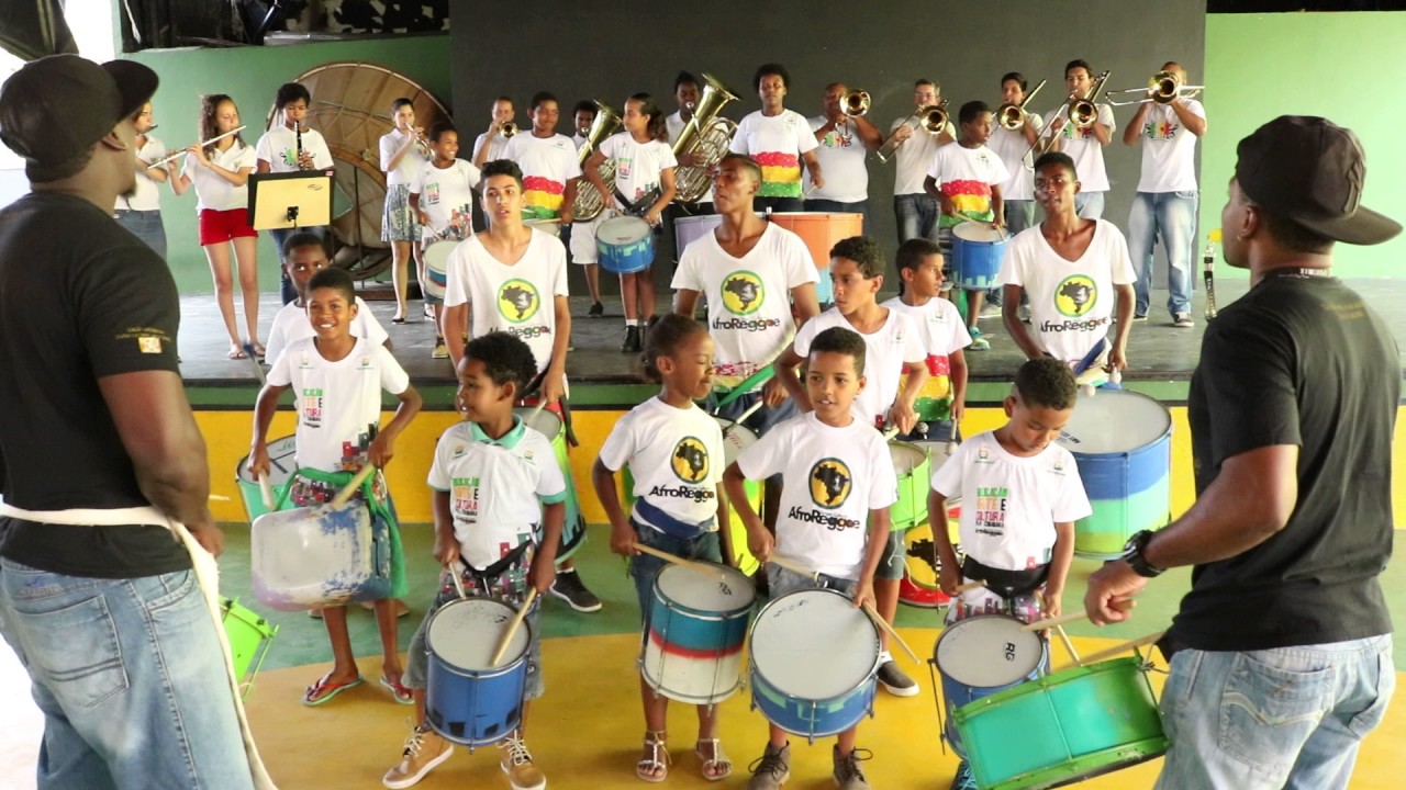 Percuss&atilde;o AfroReggae + Orquestra AfroReggae