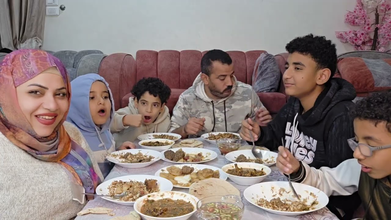 اسمعوا بقى من سمير بنفسه هيقول لكم الخلاصه يا رب تهبطوا وتهدوا كده على نفسكم لمه العيله الحلوه